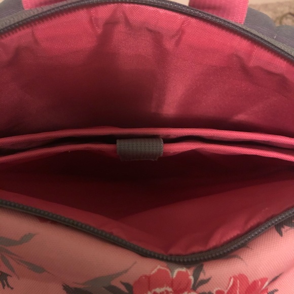 Backpack - Picture 4 of 4